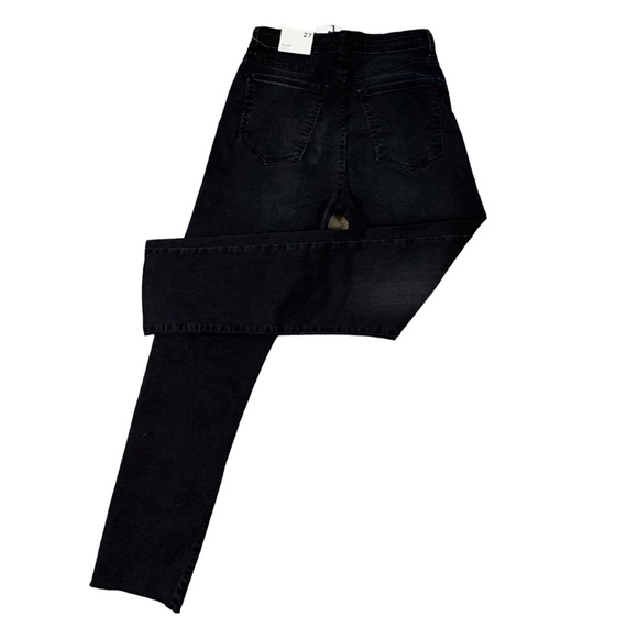 High-Rise,  Relaxed fit, Tapered leg Mom Skinny Jeans Forever 21 size 27 - Picture 10 of 13